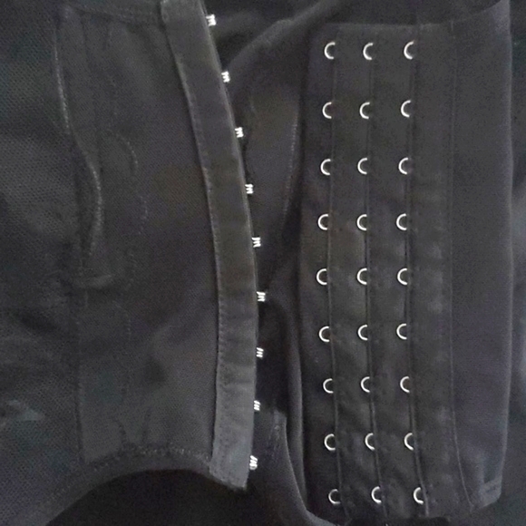 BUNDLE : Like New 2 items tummy control shapewear,  never used. - Picture 7 of 7